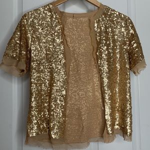 Sparkle and shine! Stunning gold sequin top
